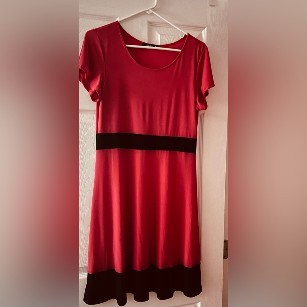 Short-Sleeve Star Vixen Dress